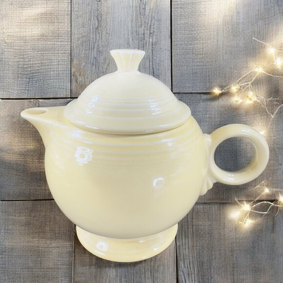 Fiesta Light Yellow Teapot Carafe Homer Laughlin USA Ceramic With Lid Marked VTG - Picture 1 of 14